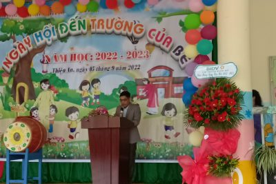 Chào đón đại biểu cb gv nhân viên và học sinh về khai giang năm học mới. Chào mừng năm học 2022-2023