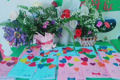 trải nghiệm ngày 8/3 lớp lá 2