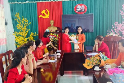 Lễ tổng kết năm học 2022-2023 và dự lễ chia tay đồng chí nghỉ hưu và chuyển công tác