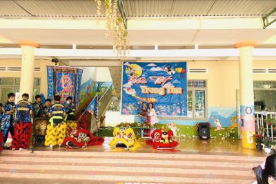 Trường Mầm Non Hoa Hướng Dương Tổ chức Ngày hội trăng rằm cho các cháu thiếu nhi học sinh toàn trường